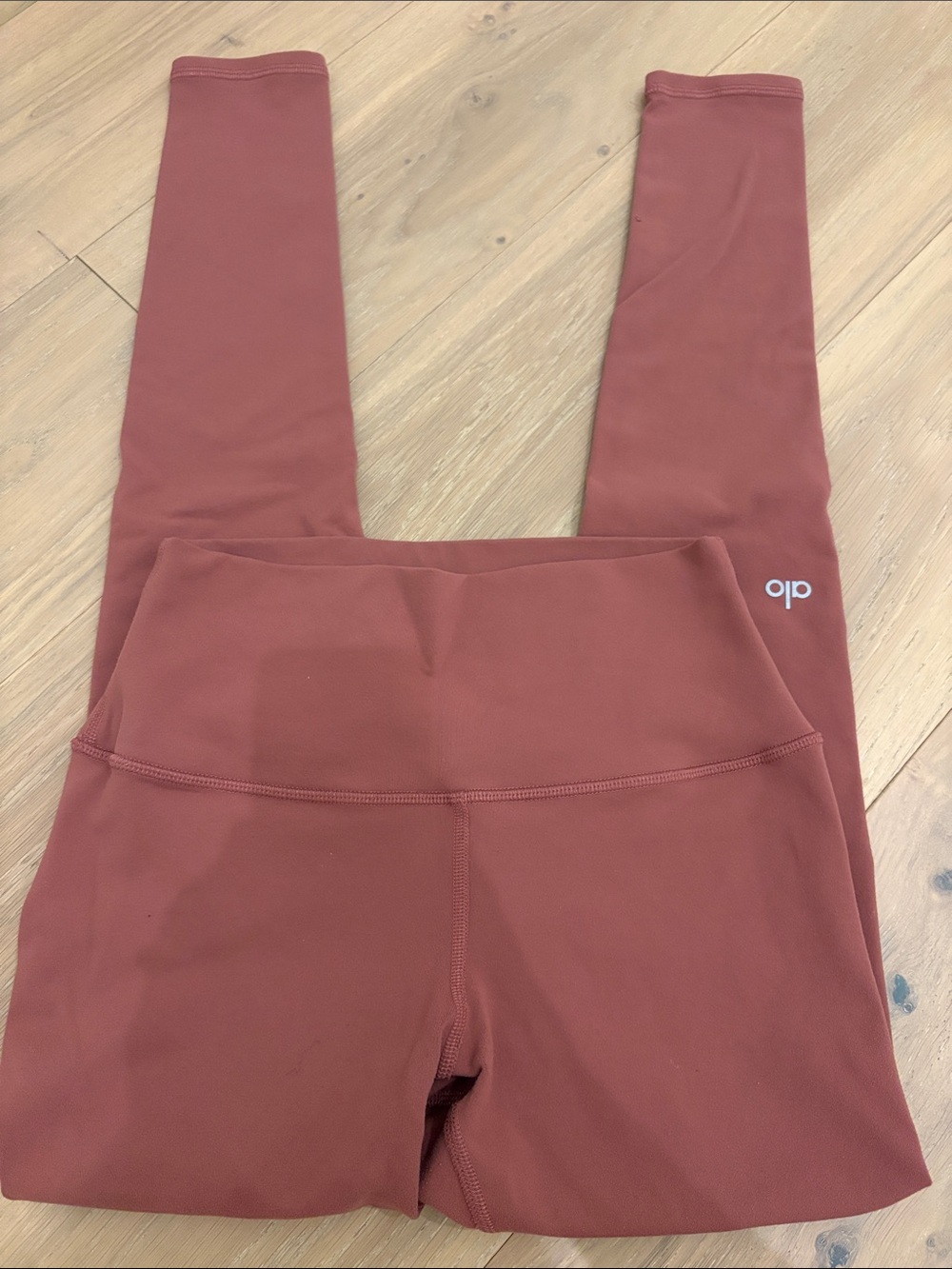 ALO Yoga High-Waist Leggings in Rust Rose - Picture 2 of 3